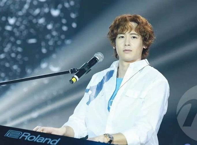 秀智提前中年发福?不过脸肿了一大圈还是比不