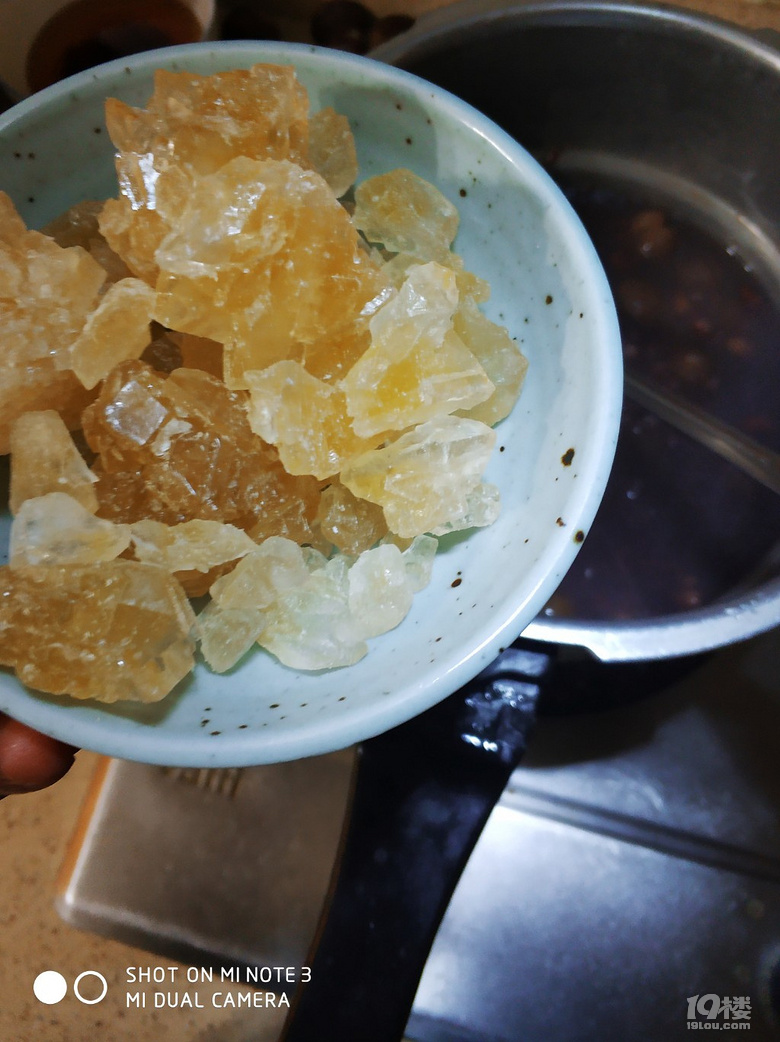 又到臘八節(jié)了，自家熬臘八粥才有過節(jié)的氣氛