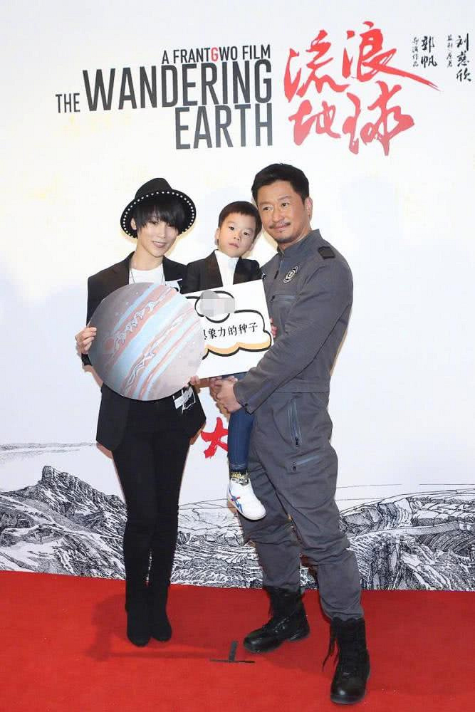 猪年春节档首日预售票房正式破3亿,前三名贺岁