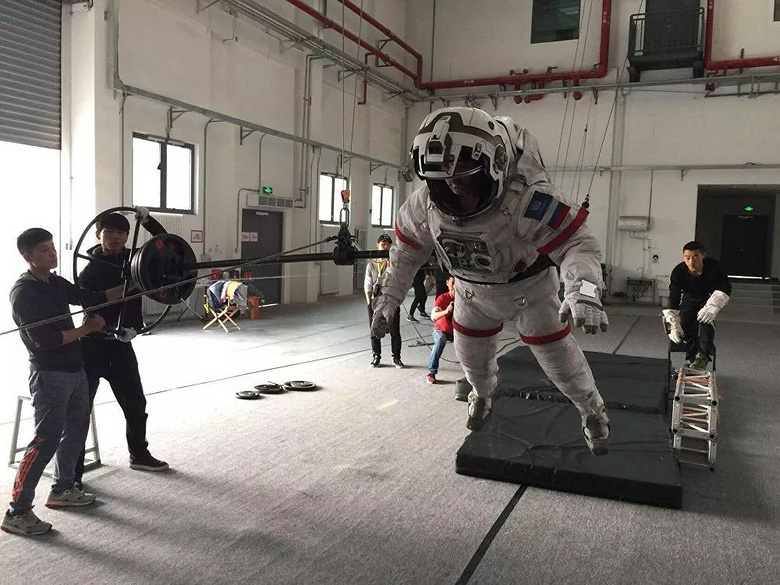 从三体到流浪地球,中国科幻片终于起航了!