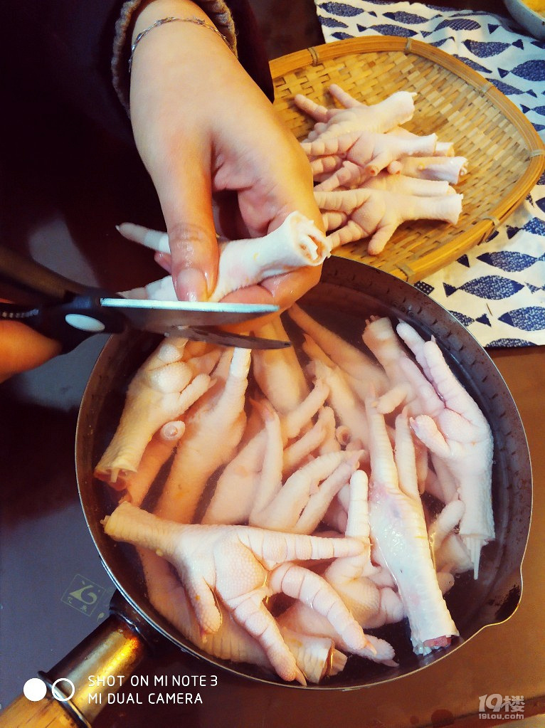 鹵雞爪和糖醋蘿卜