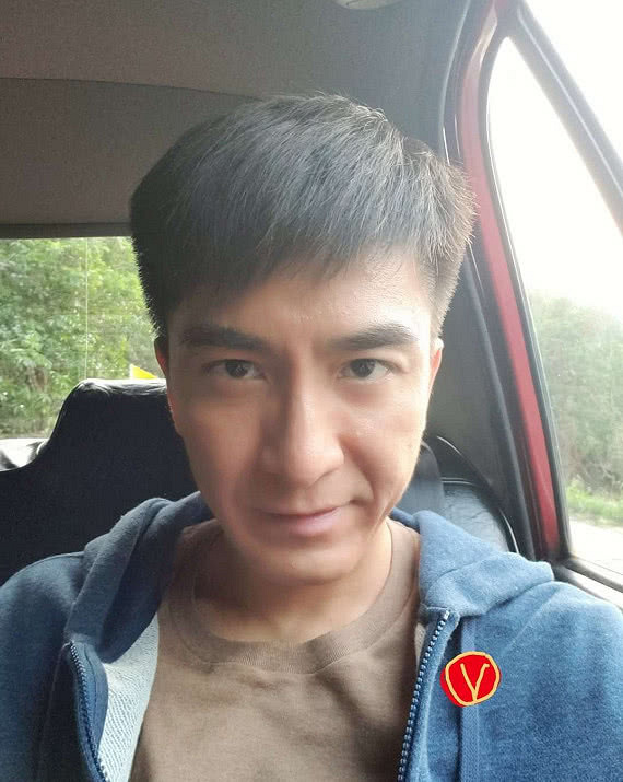 黄心颖男友马国明再晒近照,内容仅6个字,评论