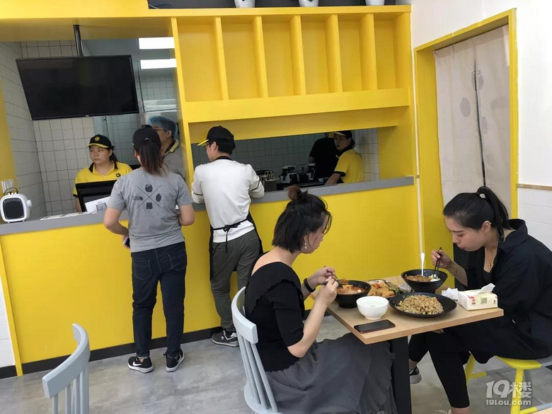 有顏有品有格調(diào)的匠滋炒飯，據(jù)說(shuō)吸粉了無(wú)數(shù)杭州吃貨們的胃