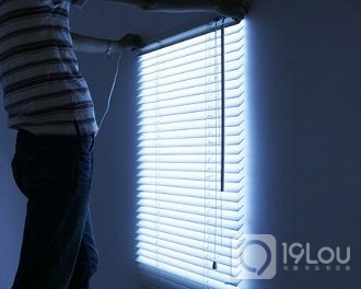 通益路专业门窗维修卷帘安装做百叶窗及安装轨道安装