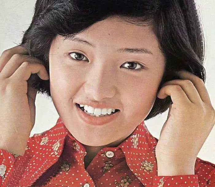 王源抽烟背后:中国第一代养成系偶像已养