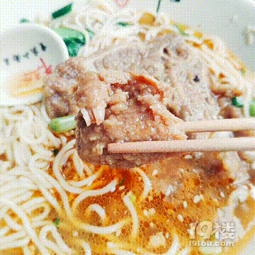 醬香大排面，享受大口吃肉的滿足感