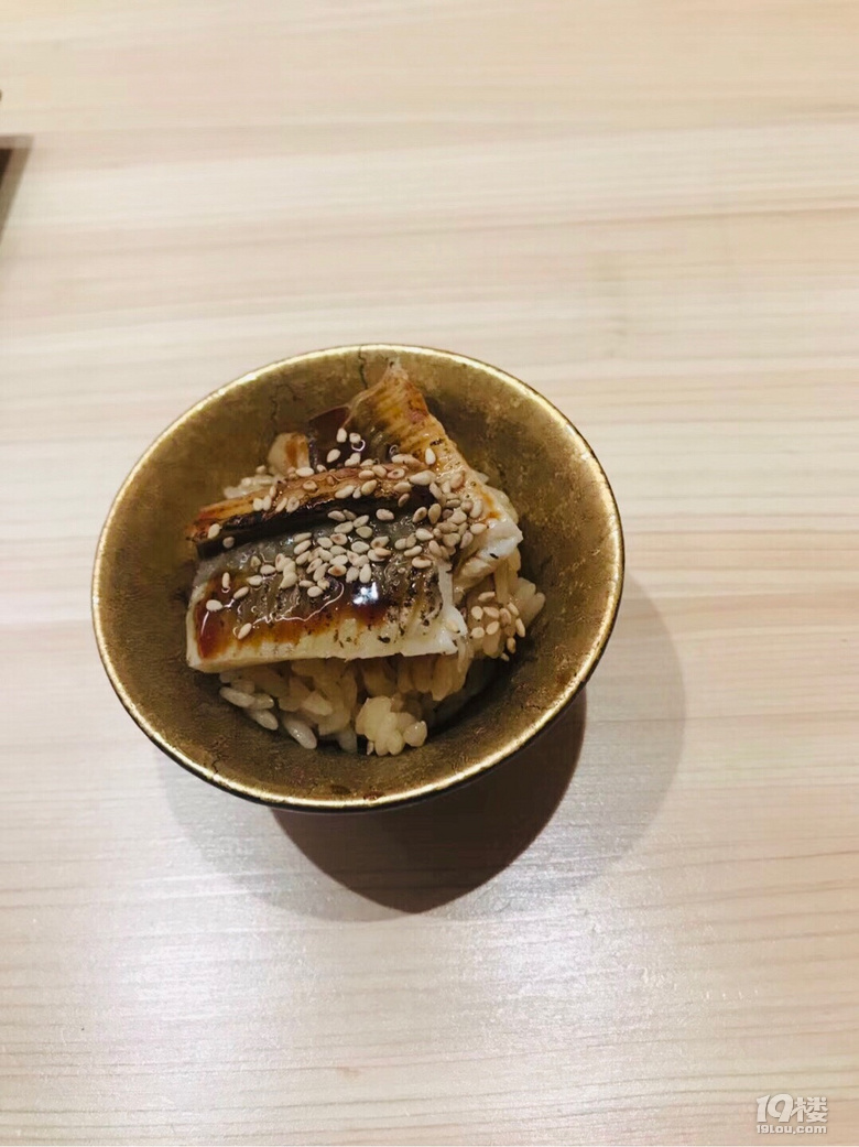 西湖邊的高端日料，吃到了最不一樣的鰻魚飯！