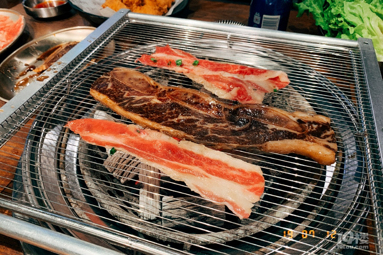終于get到韓劇里炸醬面好吃的點了..