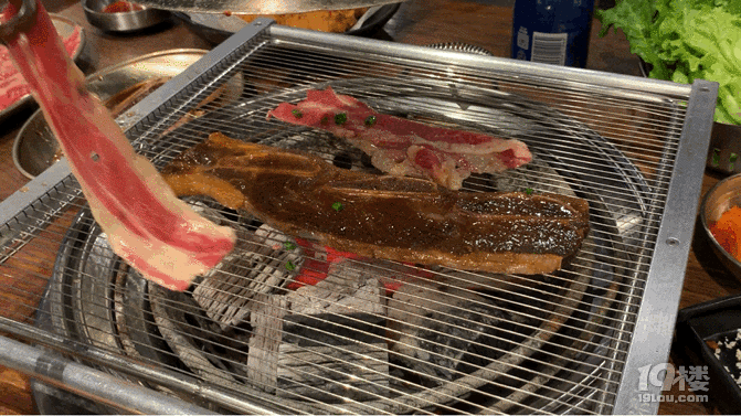 終于get到韓劇里炸醬面好吃的點了..
