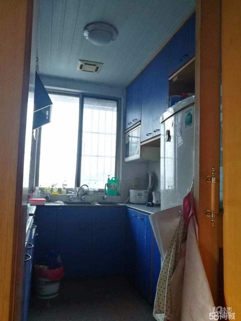 3室1廳1廚1衛(wèi)精裝修出租（房東）