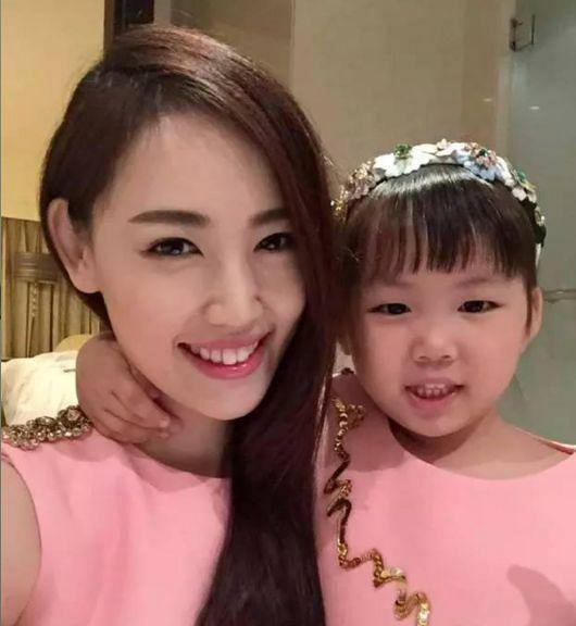 马蓉小号自曝有孕?晒大肚子侧影"迎接新生命,疑似反击王宝