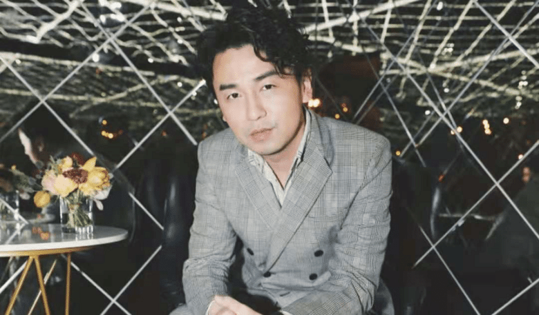 雷佳音新造型曝光!胡子拉碴颜值不如从前,观众仍对其满怀期