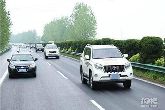汽車在高速上跑多快才是最省油的？30年老司機說出壓箱底經(jīng)驗