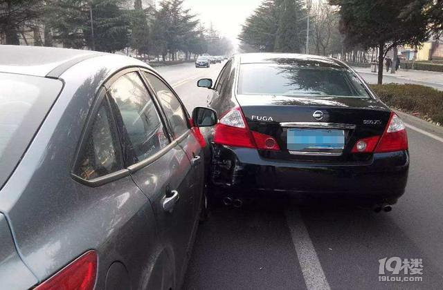 如何通過后視鏡分辨后車車距，建議記住這4點(diǎn)