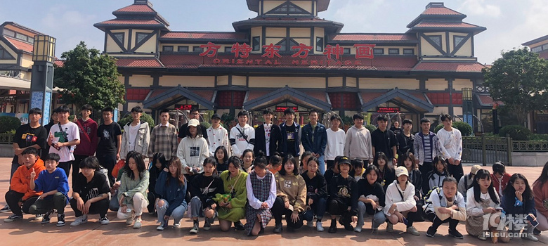 浙江省廣播電視中等專業(yè)學校第一批秋游隊伍昨日上午抵達目的地