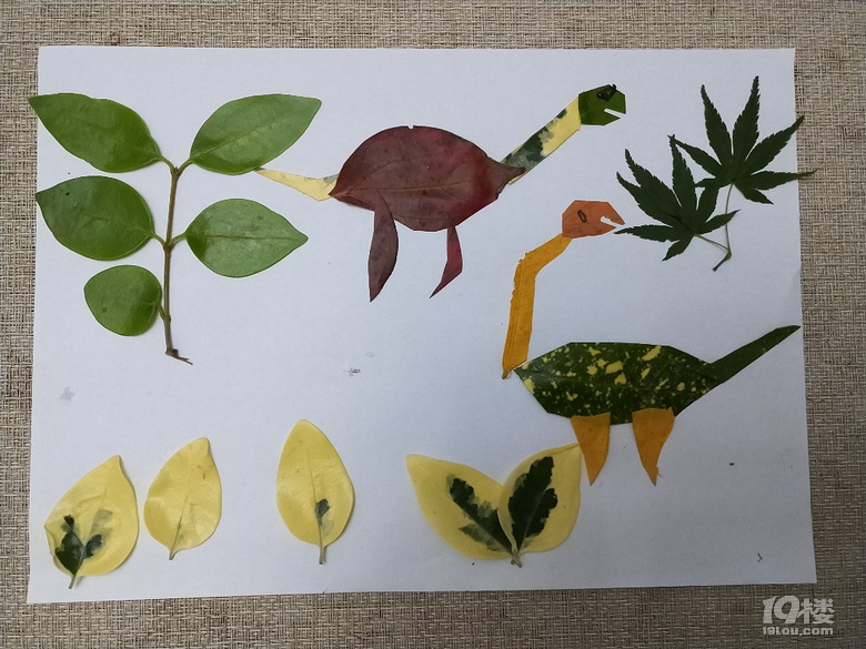 竞彩投注app_【陪娃做作业】为娘做完树叶贴画,娃说他的呢?然后又做了一份!