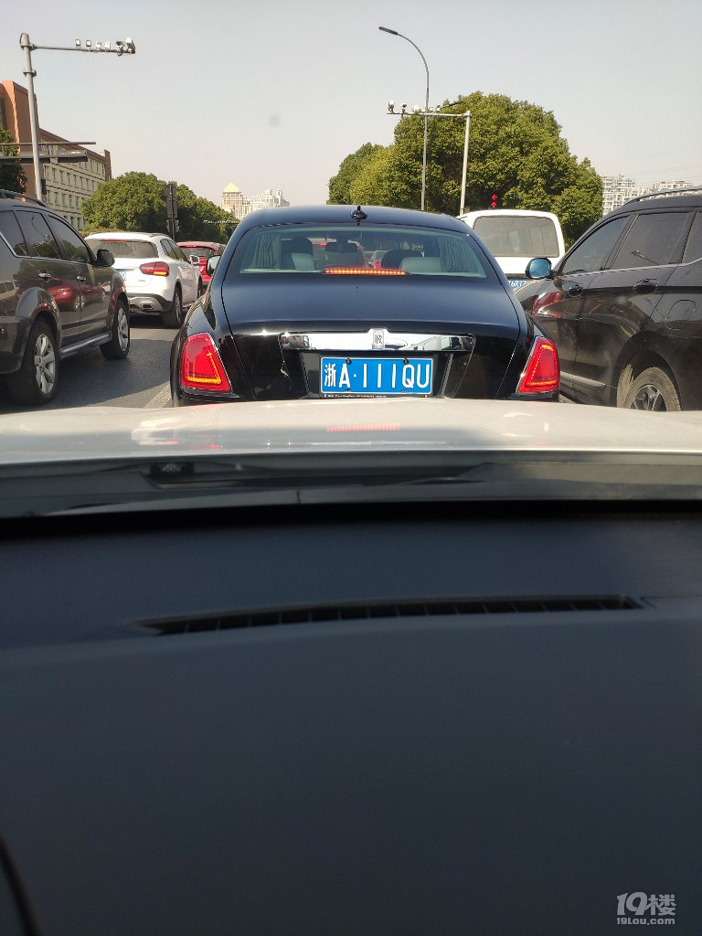 太膨脹了……