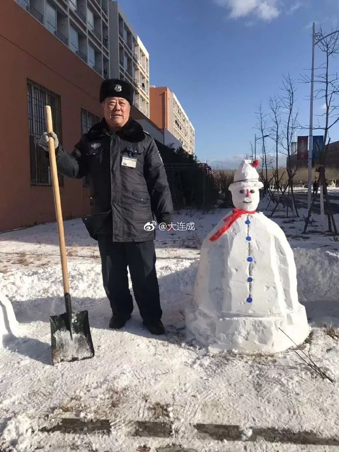 年度最不正經(jīng)雪人大賽，看完給跪了哈哈哈哈哈