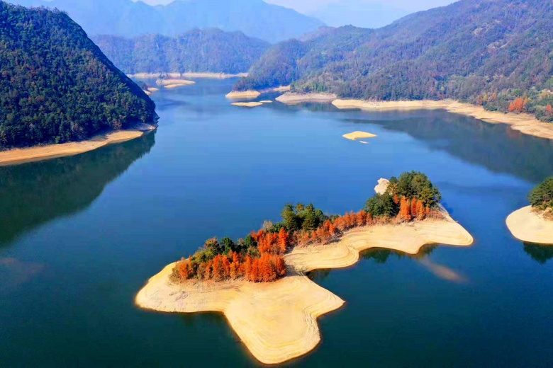 寒山湖，你在初冬美成這個(gè)樣子是幾個(gè)意思�。�