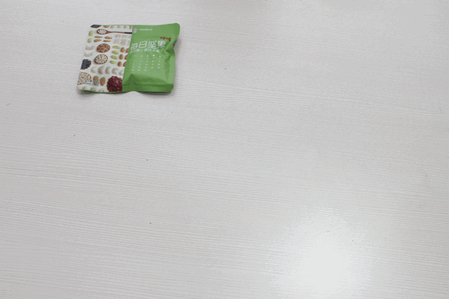 一口氣吃了8個品牌的“每日堅果”，才知道堅果的含量差別這么大
