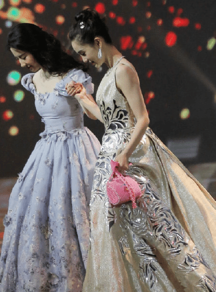 微博之夜终落幕,baby刘亦菲神仙同框,肖战杨紫成最大赢家