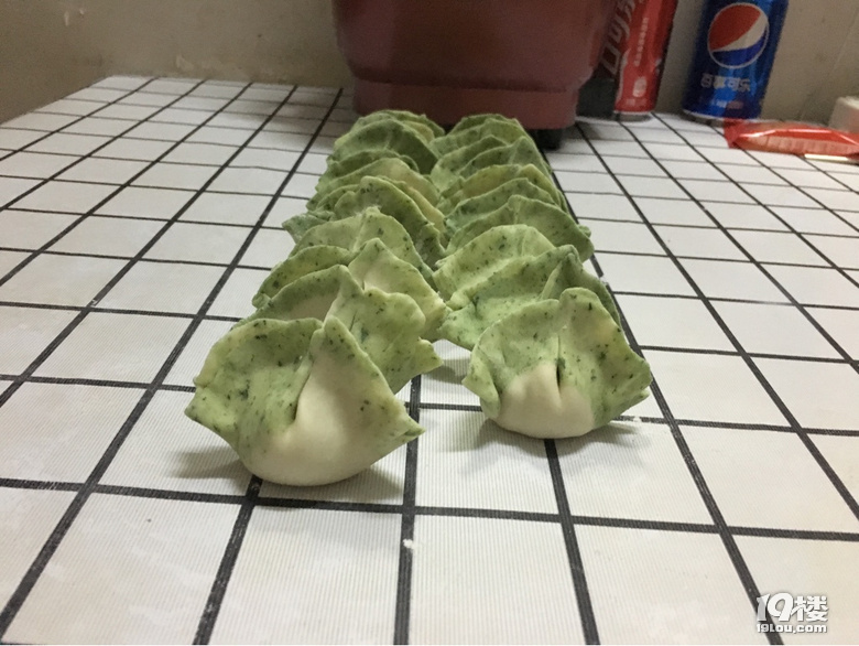 為什么有人過年吃餃子，有人過年吃湯圓？