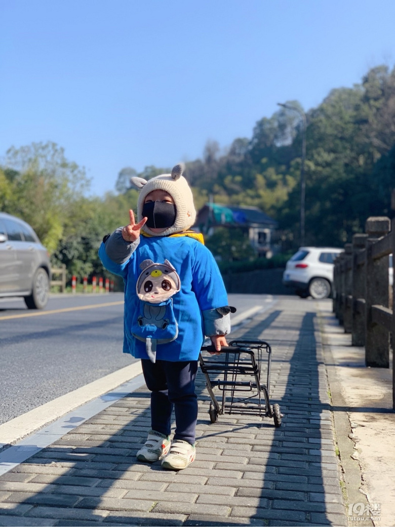 童年很貴 不許浪費(fèi) 嗷嗷嗷