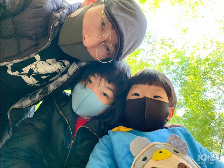 童年很貴 不許浪費(fèi) 嗷嗷嗷