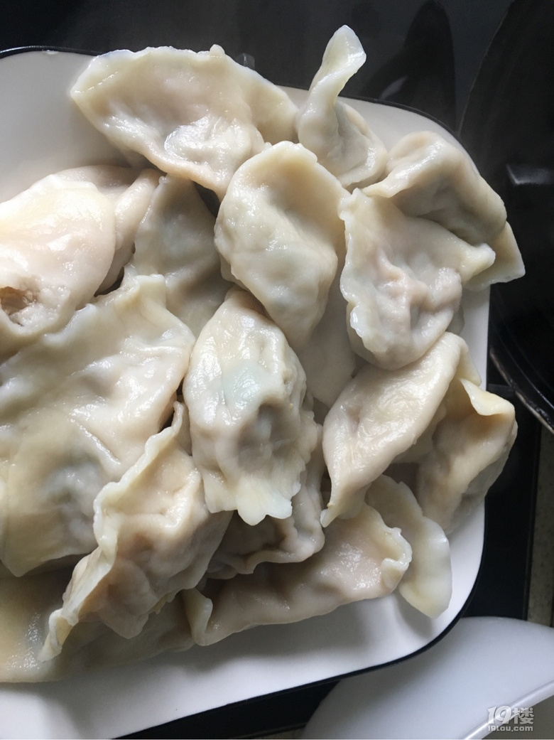 室友说开家水饺店生意肯定好