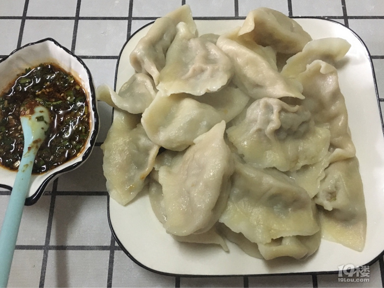 室友说开家水饺店生意肯定好