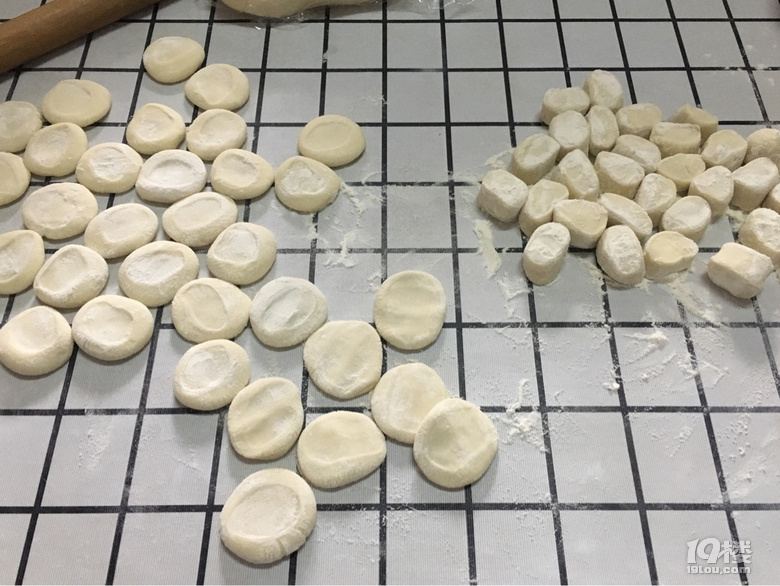 室友说开家水饺店生意肯定好