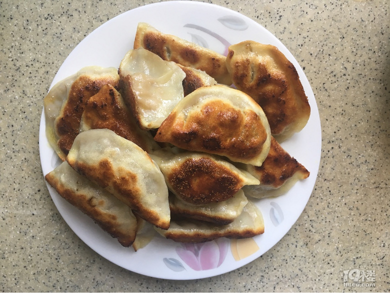 室友说开家水饺店生意肯定好