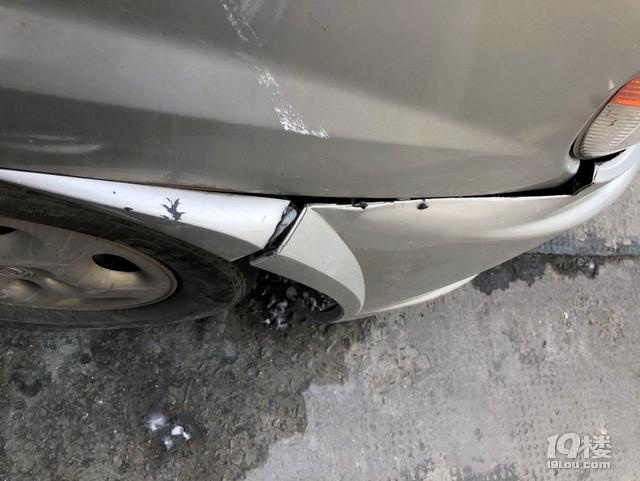 一個大眾車主的無奈，我車是不結實，但你也沒必就撞掉一點灰塵吧
