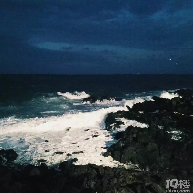 濟州島的大海，看到[表情]就走不動道，陰晴雨雪都有值得記錄的