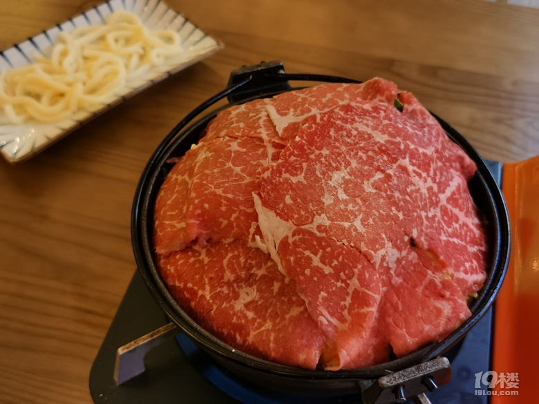 打卡大悅城的網(wǎng)紅鰻魚日料店