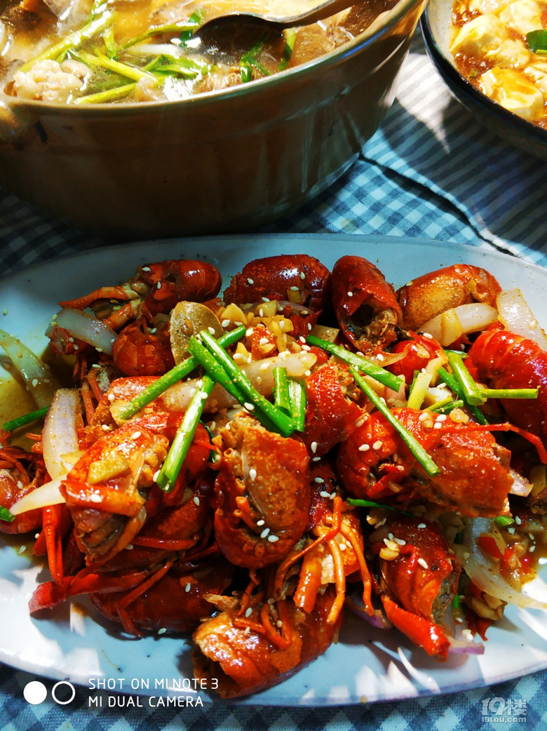 夏天來(lái)了我們的假期依然是燒飯，寫(xiě)字，畫(huà)畫(huà)