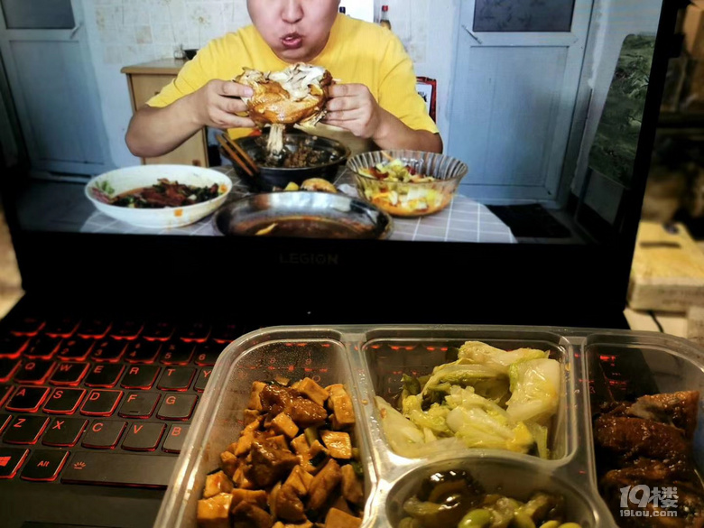 返校后吃食堂的我們，開飯盒堪比開盲盒？