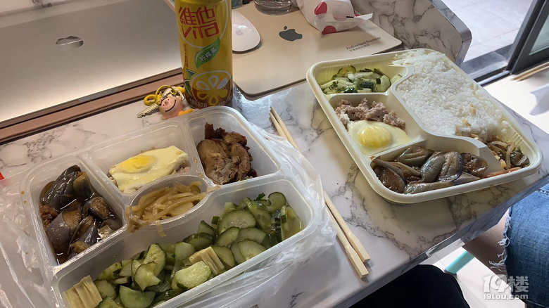 返校后吃食堂的我們，開飯盒堪比開盲盒？