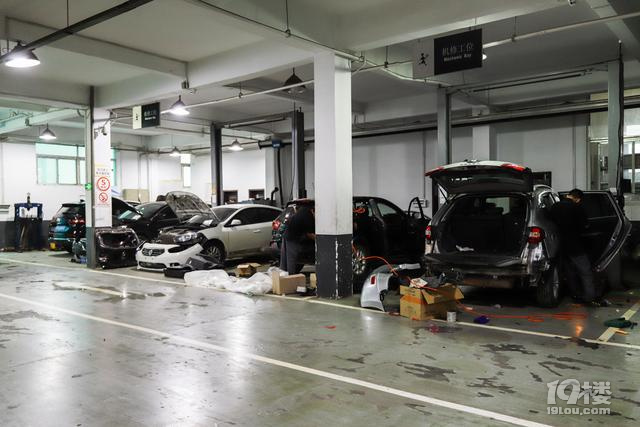 雷諾退市大清倉 實(shí)地探訪武漢工廠店 14萬竟然能買到科雷傲
