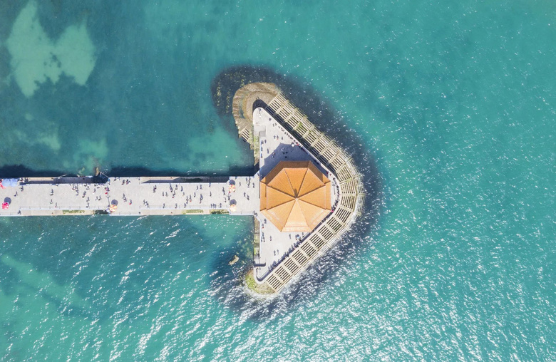 均溫20℃的海濱老城，紫色泡桐花美得像國外，現(xiàn)在去性價比超高
