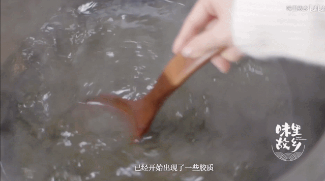 均溫20℃的海濱老城，紫色泡桐花美得像國外，現(xiàn)在去性價比超高