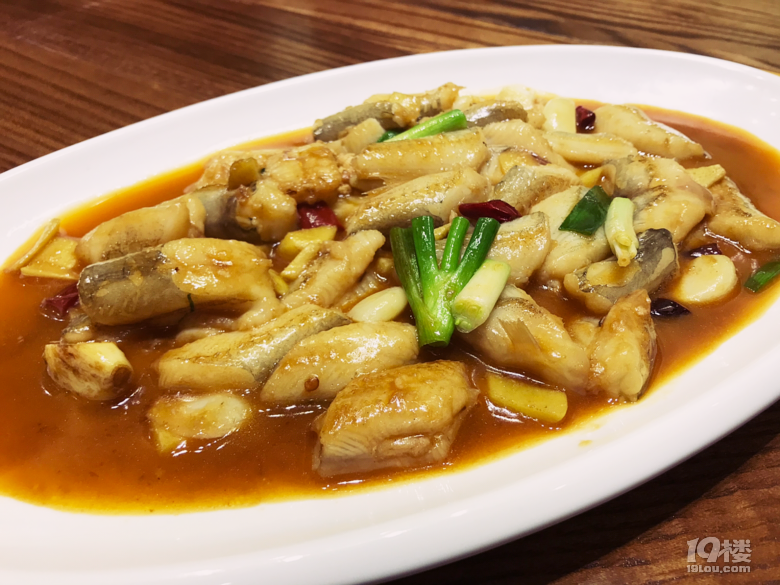 【探店】吃了七年的老店終于營(yíng)業(yè)，海鮮砂鍋粥和小龍蝦絕了！