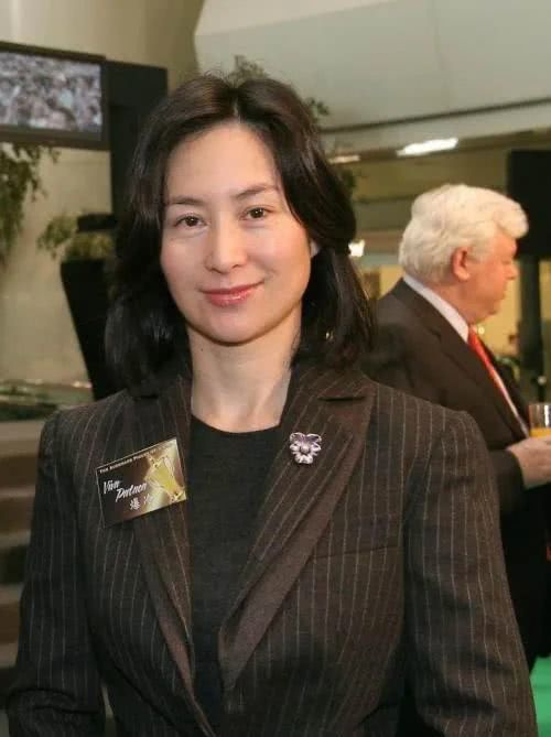 了解一下何超琼,什么白富美,什么人间富贵花,在她面前都不值一