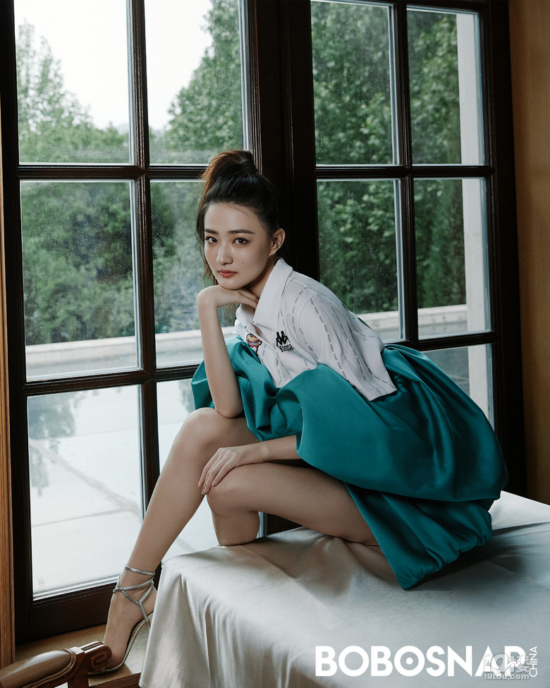 徐璐最新时尚大片曝光 乐天派少女尽显灵动俏皮
