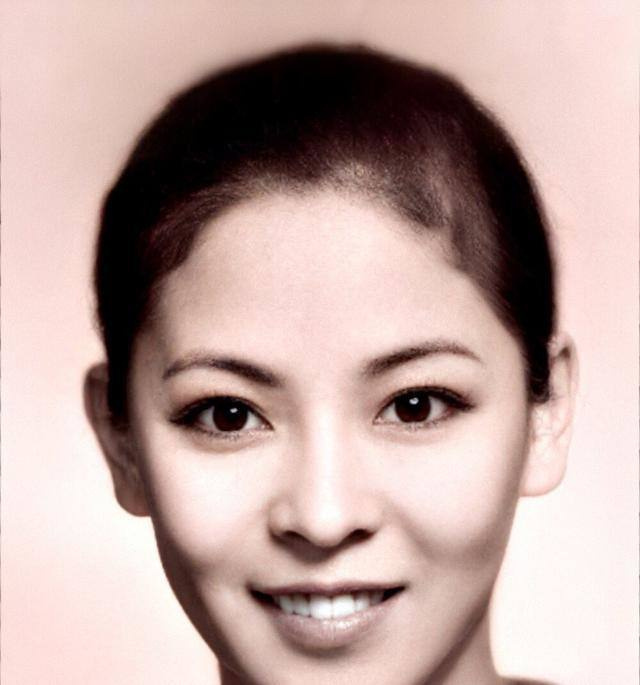 标准美女脸比郭碧婷还美,五官更惊艳