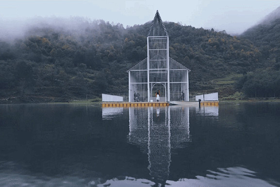 《愛情公寓》小姨媽都來打卡的神秘海子，自帶北歐電影濾鏡！