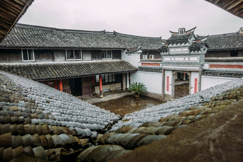 倘若你問我為什么愛舟山，我想說対ta說...