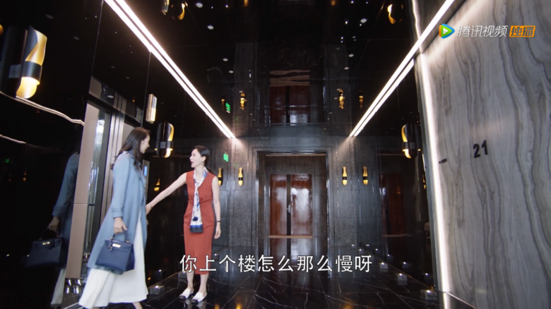 扒一扒《三十而已》顧佳的穿搭，也太適合上班族模仿了吧！