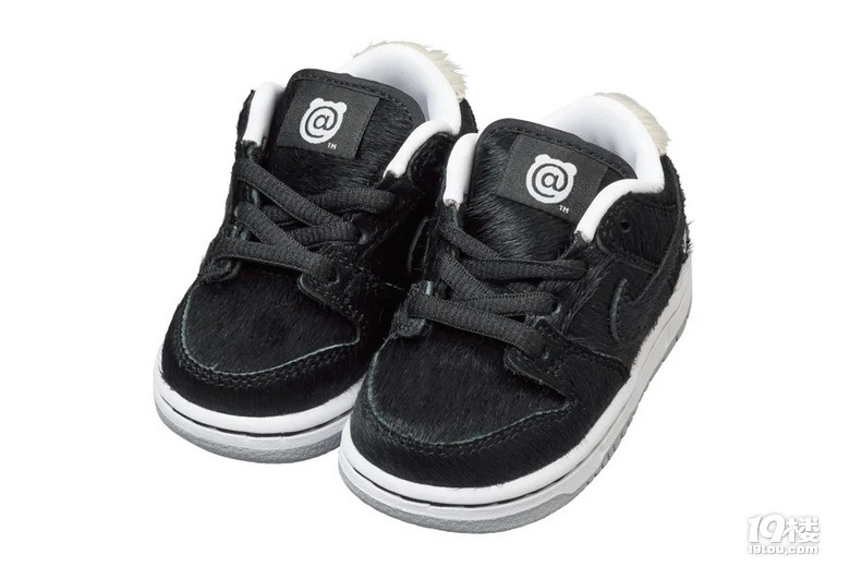 Medicom Toy x Nike (lin)ϵЌµӭʽl(f)ۣ
