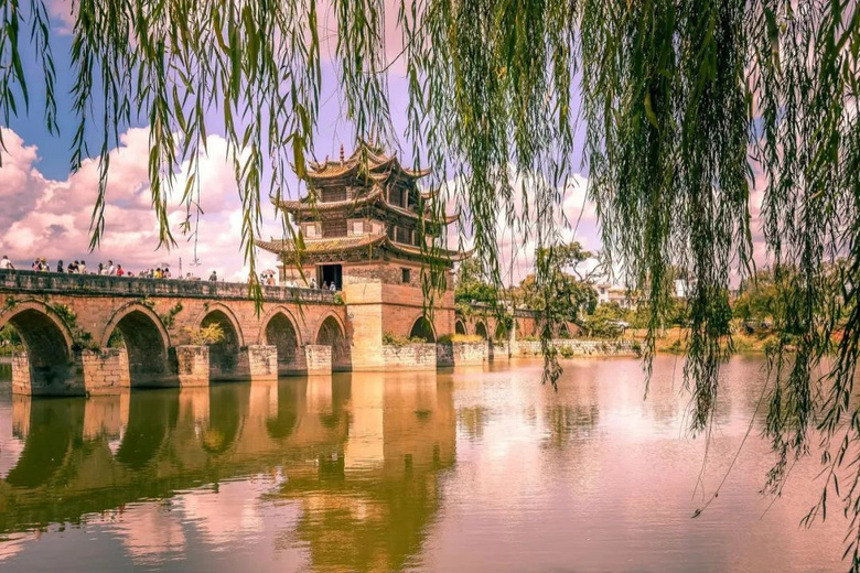 這座隱秘小城去一趟相當(dāng)于出國(guó)，比大理美，比成都好吃！